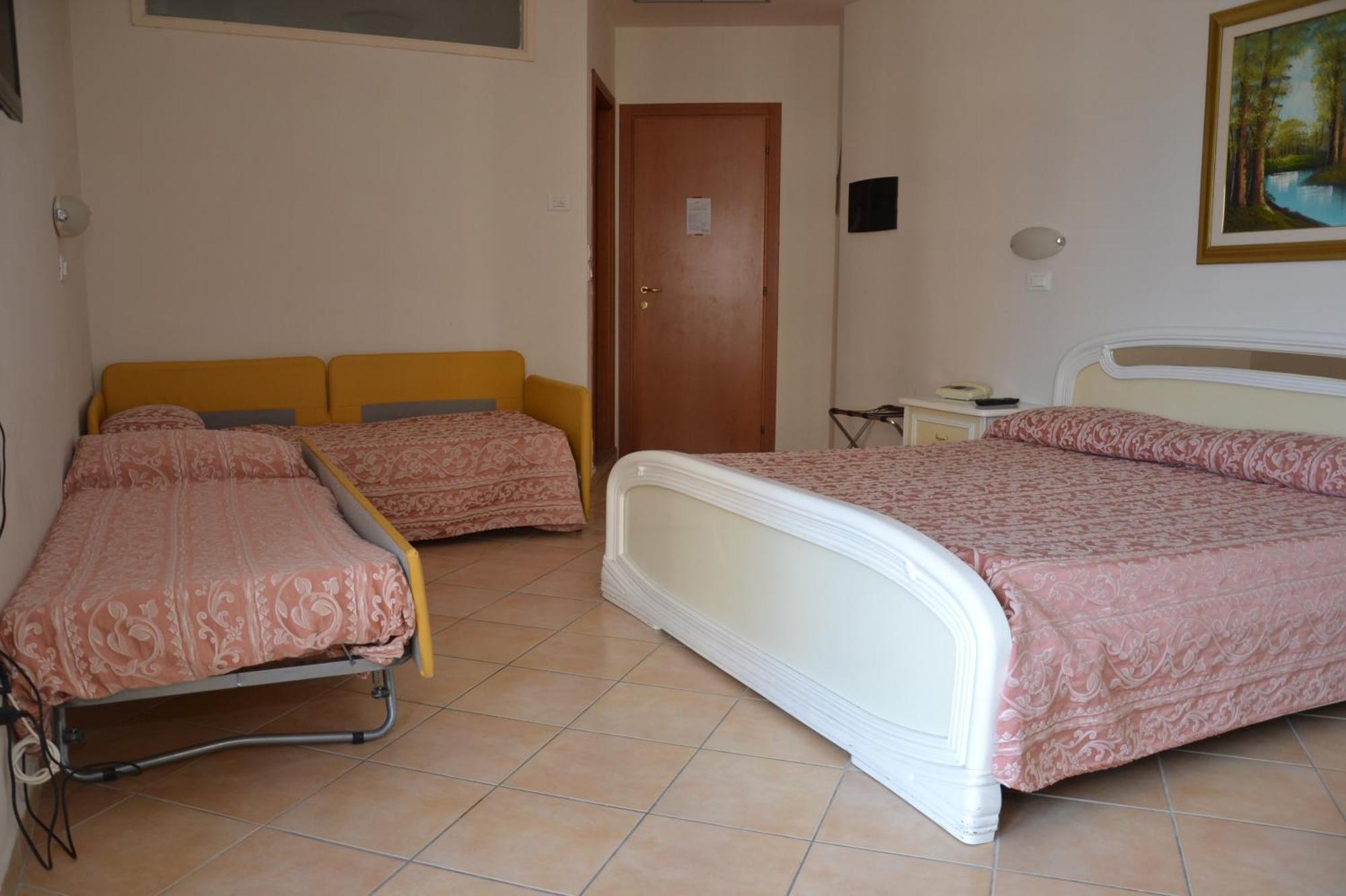 Perticari Hotel Pesaro Exterior foto