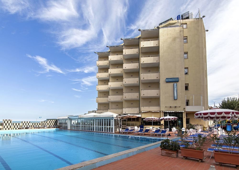 Perticari Hotel Pesaro Exterior foto