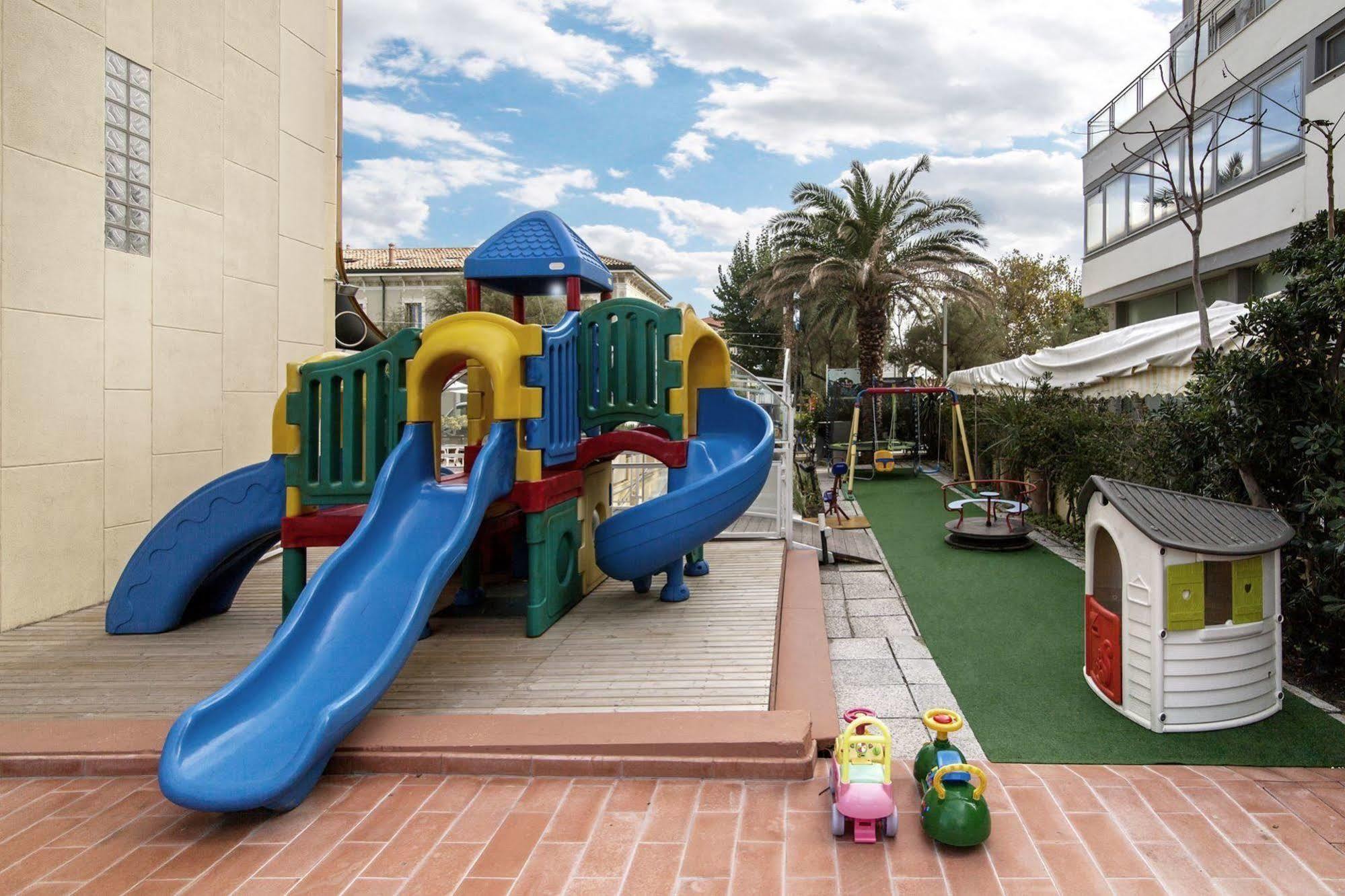 Perticari Hotel Pesaro Exterior foto